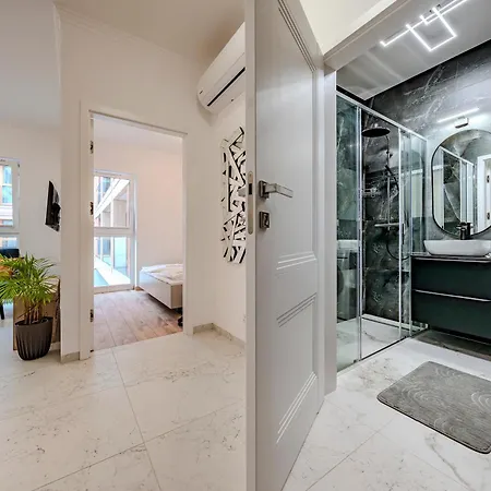 Appartement Comfort Plaza 41 *